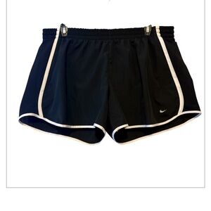 Nike Dri-Fit Brief Lined Shorts in Black and White - Size XL